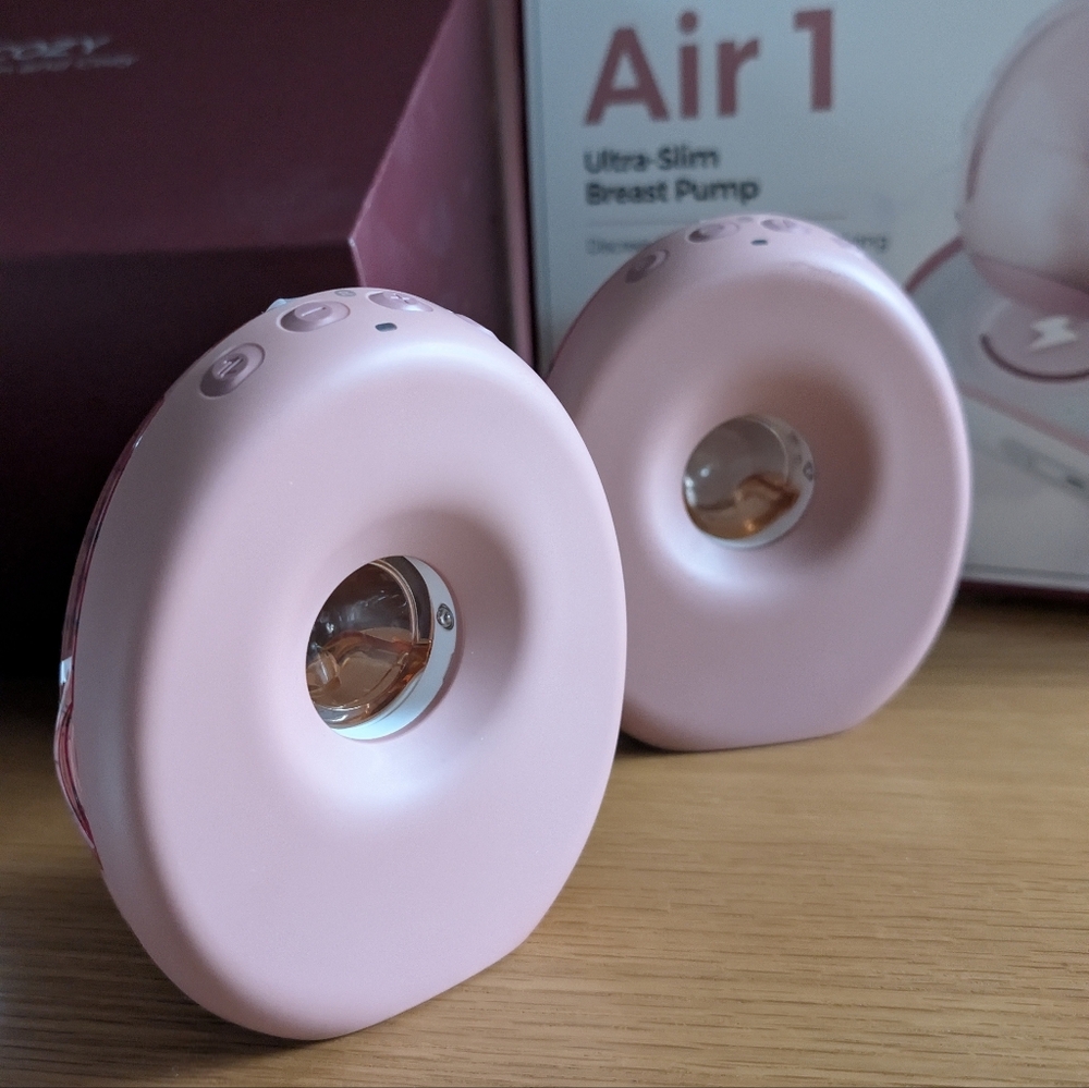 NWOT OPEN BOX Momcozy Air 1 Ultra-Slim Wearable Electric Breast Pump Set
